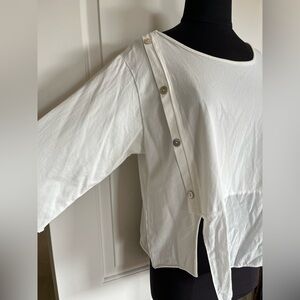 Luukaa white Ecru colored top. Comfort with style. Italian brand new!! 10